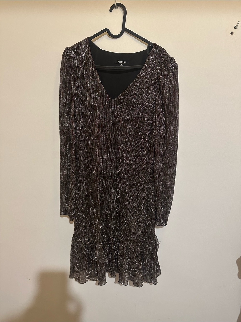 kensie Metallic Black V-Neck Long Sleeve Ruffle Hem Dress